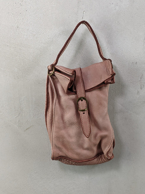 Kleine Ledertasche aus Waschleder